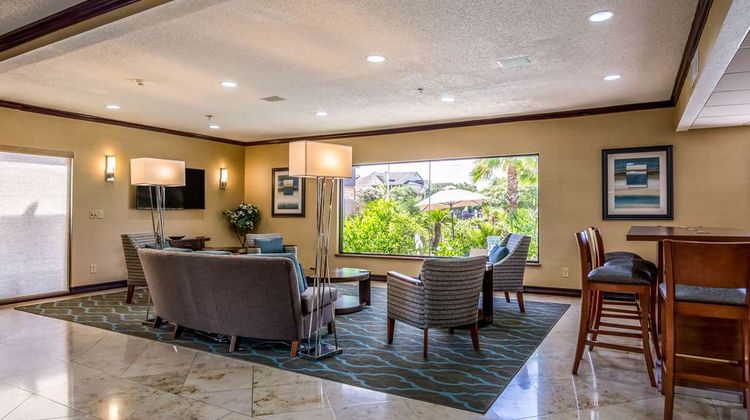 Quality Inn & Suites Lobby