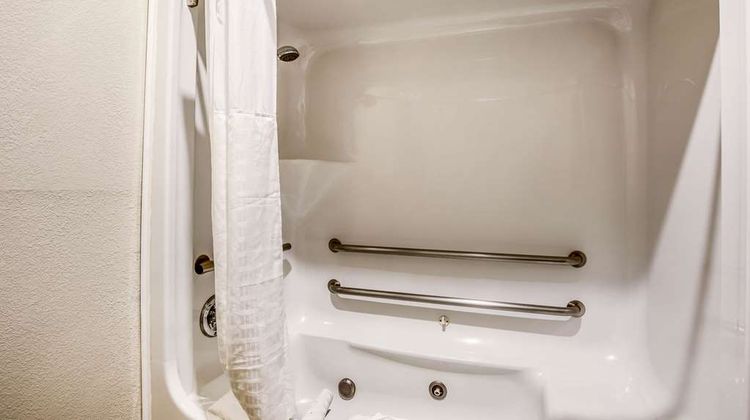 Quality Inn & Suites Room