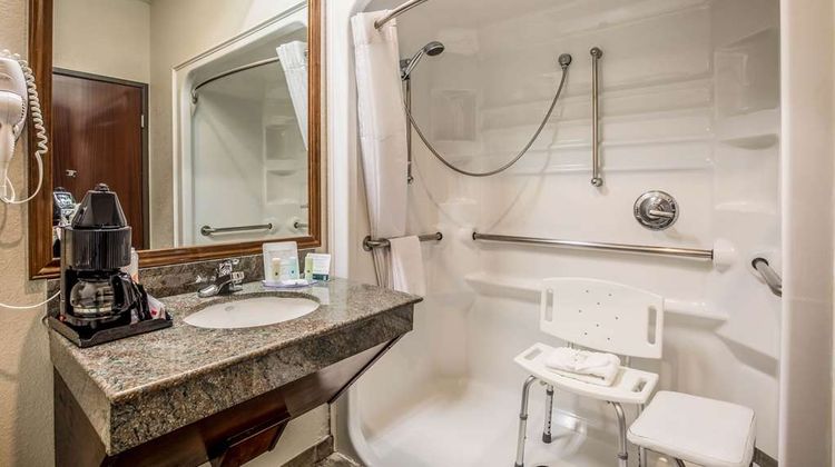 Quality Inn & Suites Room