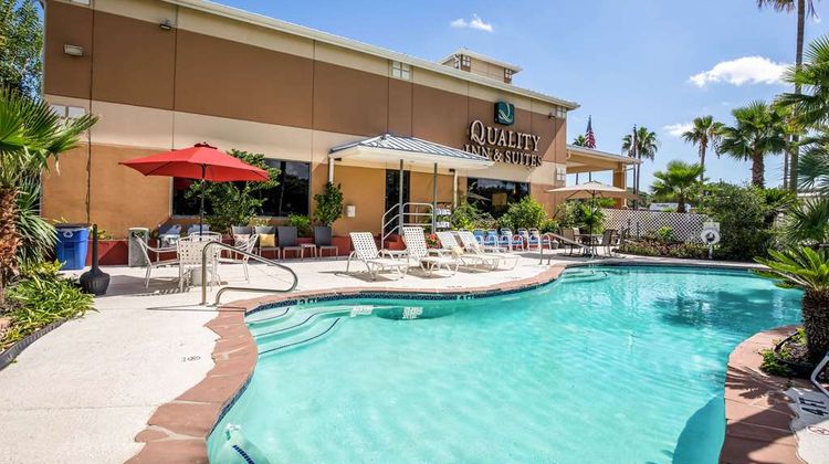 Quality Inn & Suites Pool