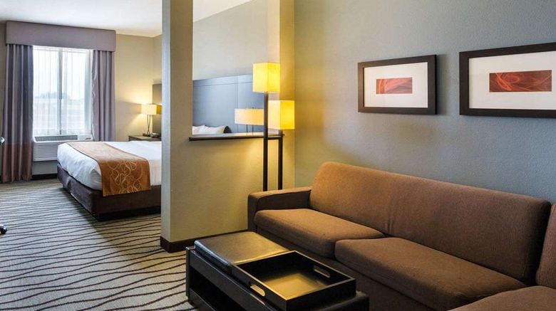 <b>Comfort Suites Westbelt - Beltway 8 Suite</b>. Images powered by <a href="https://iceportal.shijigroup.com/" title="IcePortal" target="_blank">IcePortal</a>.