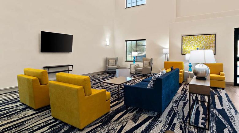 <b>Comfort Suites Lobby</b>. Images powered by <a href="https://iceportal.shijigroup.com/" title="IcePortal" target="_blank">IcePortal</a>.