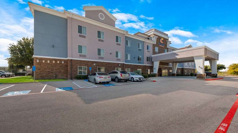 <b>Comfort Suites Exterior</b>. Images powered by <a href="https://iceportal.shijigroup.com/" title="IcePortal" target="_blank">IcePortal</a>.