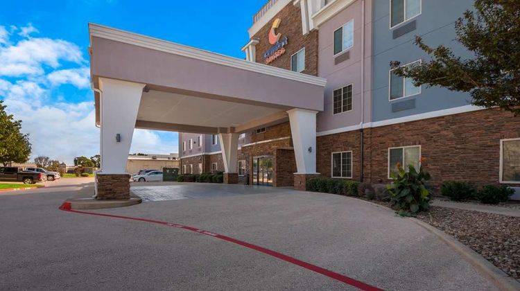 Comfort Suites Exterior