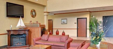 Quality Suites Near Cedar Creek Lake Lobby