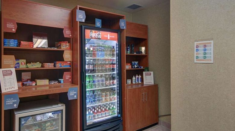 <b>Quality Suites Near Cedar Creek Lake Lobby</b>. Images powered by <a href="https://iceportal.shijigroup.com/" title="IcePortal" target="_blank">IcePortal</a>.