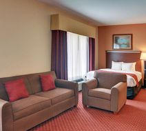 Quality Suites Near Cedar Creek Lake Room