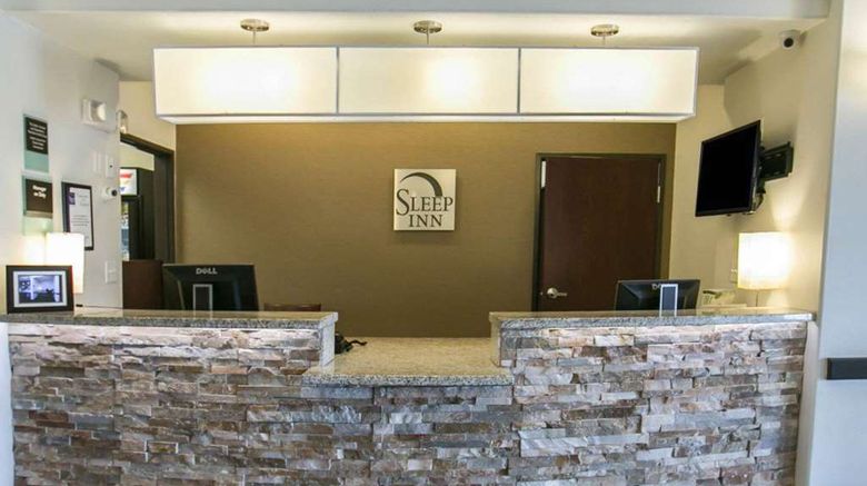 <b>Sleep Inn & Suites Lobby</b>. Images powered by <a href="https://iceportal.shijigroup.com/" title="IcePortal" target="_blank">IcePortal</a>.