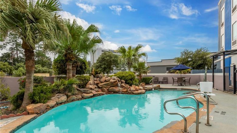 <b>Comfort Inn & Suites Pool</b>. Images powered by <a href="https://iceportal.shijigroup.com/" title="IcePortal" target="_blank">IcePortal</a>.