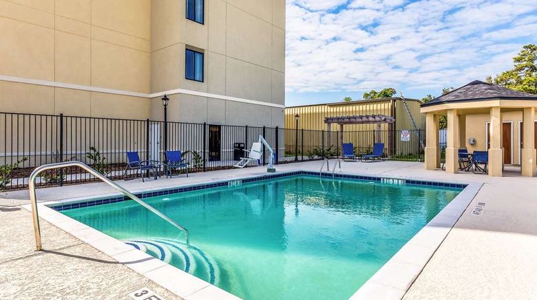 <b>Comfort Suites, Channelview Pool</b>. Images powered by <a href="https://iceportal.shijigroup.com/" title="IcePortal" target="_blank">IcePortal</a>.