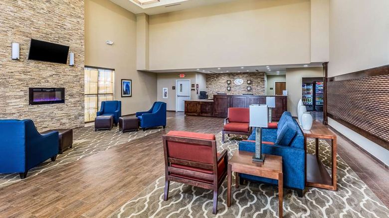 <b>Comfort Suites, Channelview Lobby</b>. Images powered by <a href="https://iceportal.shijigroup.com/" title="IcePortal" target="_blank">IcePortal</a>.