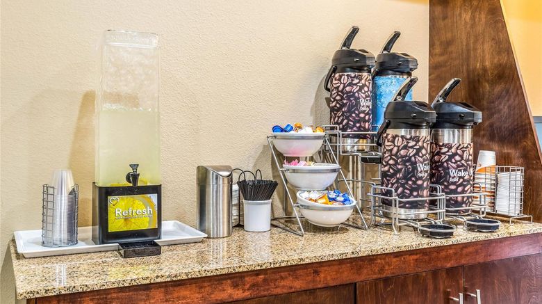 <b>Comfort Suites, Channelview Restaurant</b>. Images powered by <a href="https://iceportal.shijigroup.com/" title="IcePortal" target="_blank">IcePortal</a>.