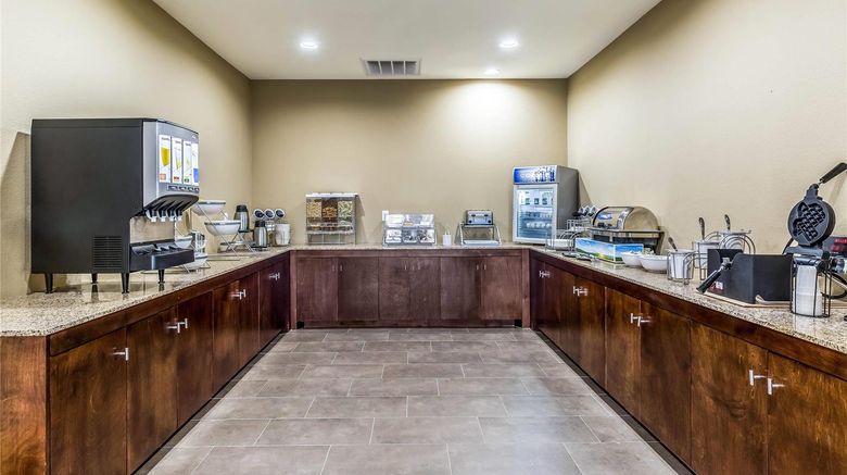 <b>Comfort Suites, Channelview Restaurant</b>. Images powered by <a href="https://iceportal.shijigroup.com/" title="IcePortal" target="_blank">IcePortal</a>.