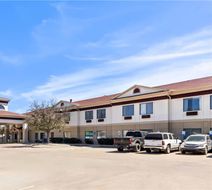 Quality Inn & Suites Exterior