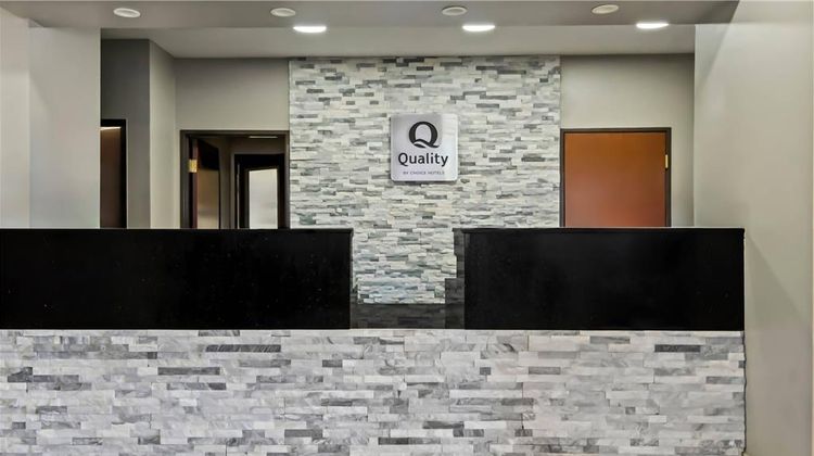 Quality Inn And Suites Granbury Lobby