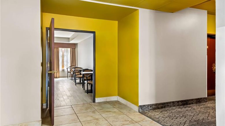 <b>Quality Inn & Suites Lobby</b>. Images powered by <a href="https://iceportal.shijigroup.com/" title="IcePortal" target="_blank">IcePortal</a>.
