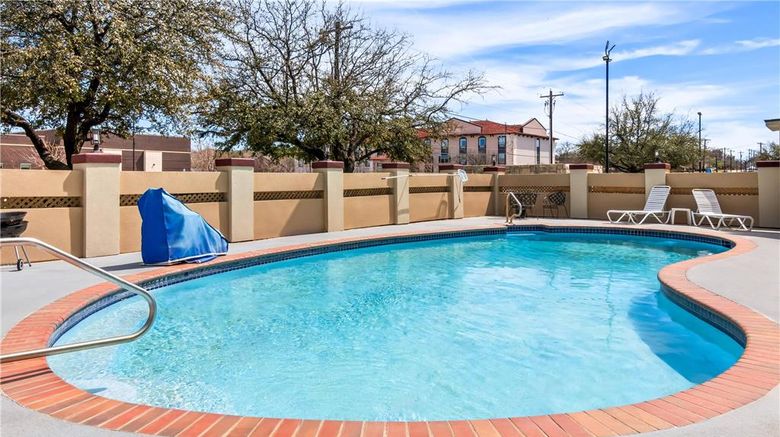 <b>Quality Inn And Suites Granbury Pool</b>. Images powered by <a href="https://iceportal.shijigroup.com/" title="IcePortal" target="_blank">IcePortal</a>.
