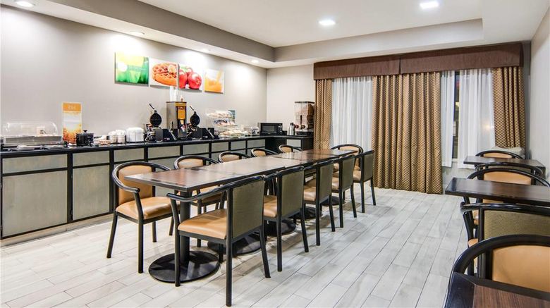 <b>Quality Inn & Suites Restaurant</b>. Images powered by <a href="https://iceportal.shijigroup.com/" title="IcePortal" target="_blank">IcePortal</a>.