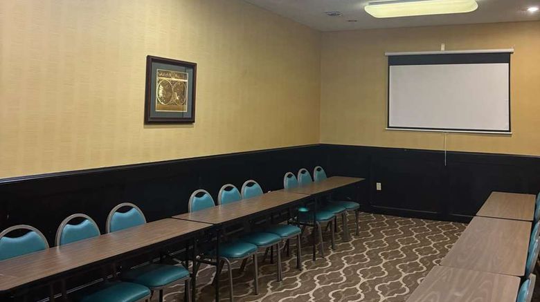 <b>Comfort Inn and Suites Burnet Meeting</b>. Images powered by <a href="https://iceportal.shijigroup.com/" title="IcePortal" target="_blank">IcePortal</a>.