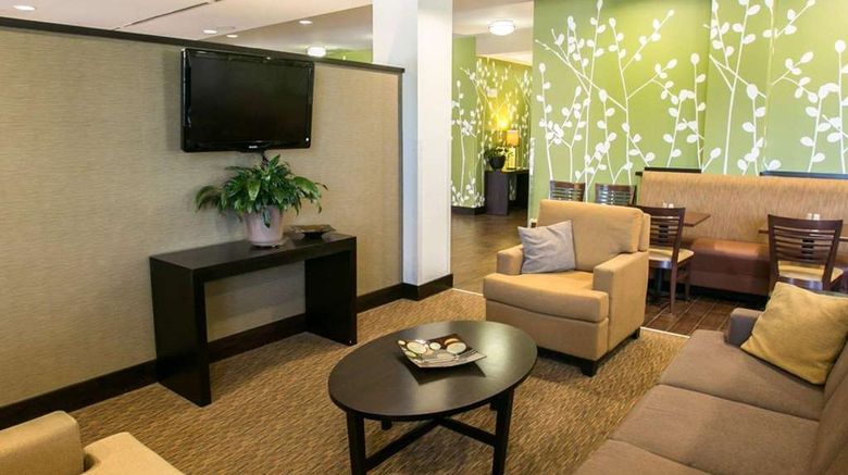 <b>Sleep Inn & Suites Lobby</b>. Images powered by <a href="https://iceportal.shijigroup.com/" title="IcePortal" target="_blank">IcePortal</a>.