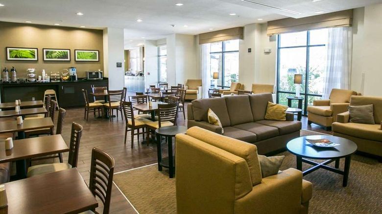 <b>Sleep Inn & Suites Lobby</b>. Images powered by <a href="https://iceportal.shijigroup.com/" title="IcePortal" target="_blank">IcePortal</a>.