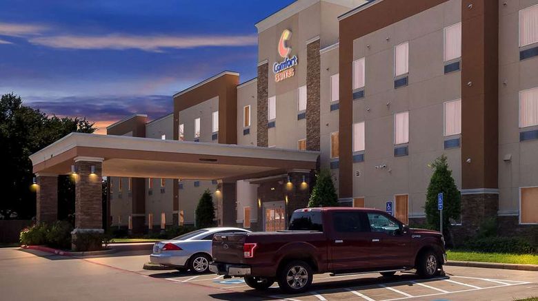 <b>Comfort Suites at Katy Mills Exterior</b>. Images powered by <a href="https://iceportal.shijigroup.com/" title="IcePortal" target="_blank">IcePortal</a>.