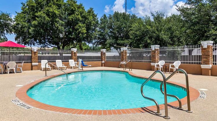 Comfort Suites at Katy Mills Pool