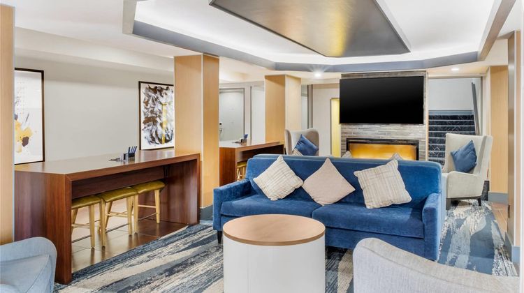 Comfort Inn & Suites I-10 Airport Lobby