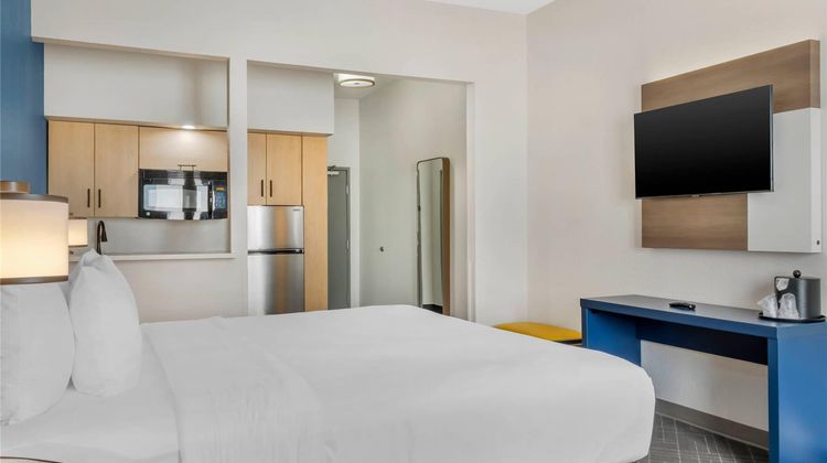 Comfort Inn & Suites I-10 Airport Room