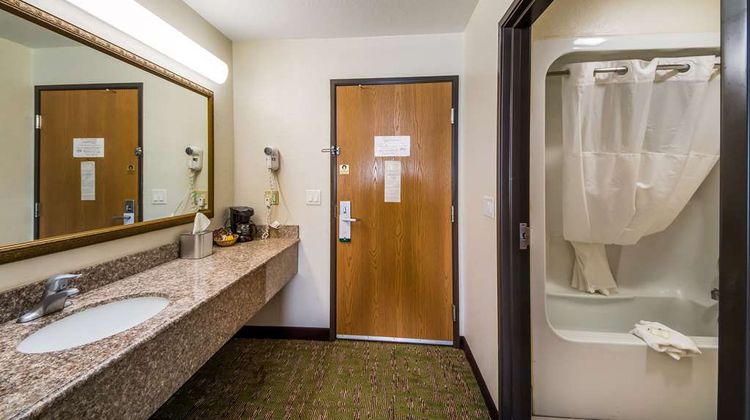 Quality Suites San Antonio Brooks City Base Room