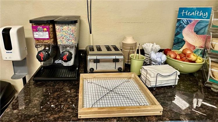 Quality Suites San Antonio Brooks City Base Restaurant