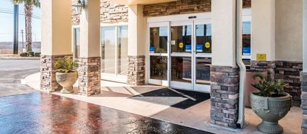 Comfort Inn I-10 East near AT&T Ctr Exterior