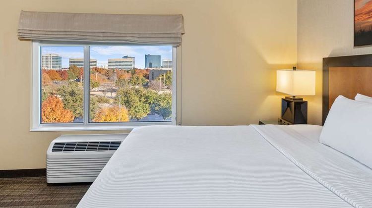 Cambria hotel & suites Plano - Frisco Suite