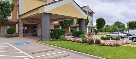 Comfort Inn and Suites Frisco Exterior