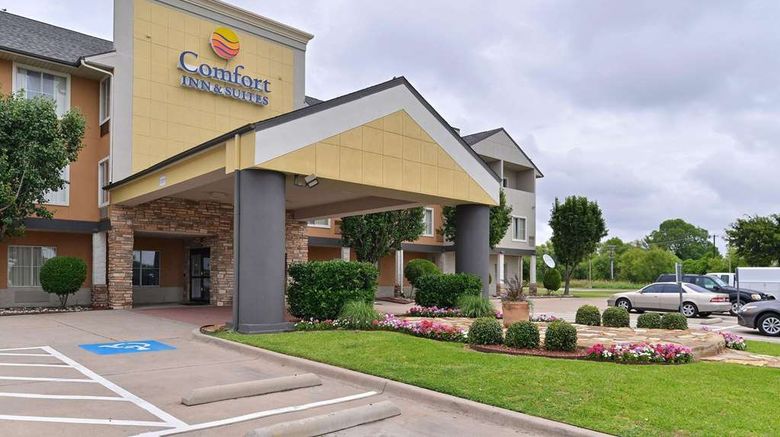 <b>Comfort Inn and Suites Frisco Exterior</b>. Images powered by <a href="https://iceportal.shijigroup.com/" title="IcePortal" target="_blank">IcePortal</a>.