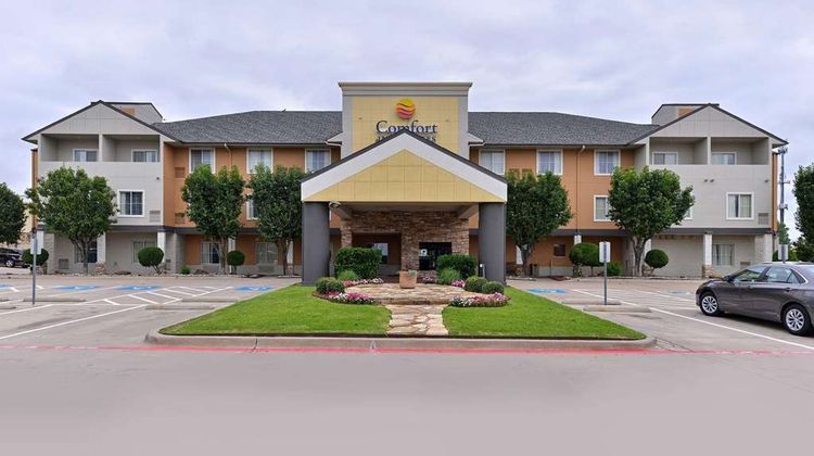 Comfort Inn and Suites Frisco Exterior