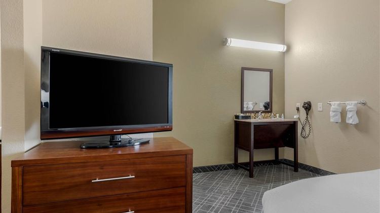 Comfort Suites Waco Suite