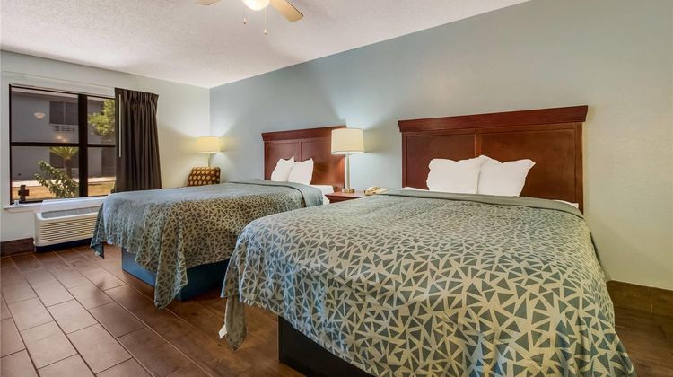Econo Lodge Inn & Suites Fulton-Rockport Room