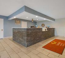 Econo Lodge Inn & Suites Fulton-Rockport Lobby