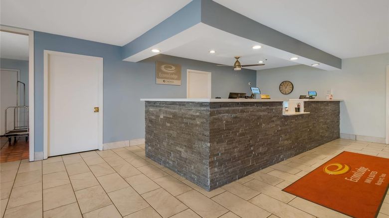 <b>Econo Lodge Inn & Suites Fulton-Rockport Lobby</b>. Images powered by <a href="https://iceportal.shijigroup.com/" title="IcePortal" target="_blank">IcePortal</a>.