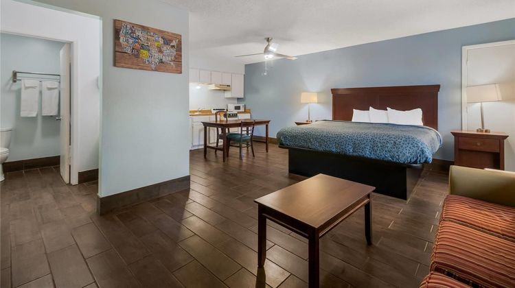 Econo Lodge Inn & Suites Fulton-Rockport Suite