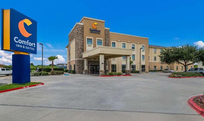 Comfort Inn & Suites Exterior