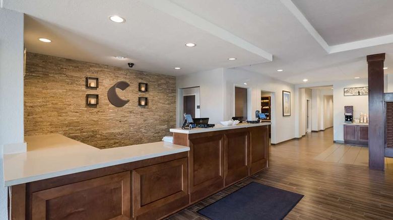 <b>Comfort Inn & Suites Lobby</b>. Images powered by <a href="https://iceportal.shijigroup.com/" title="IcePortal" target="_blank">IcePortal</a>.