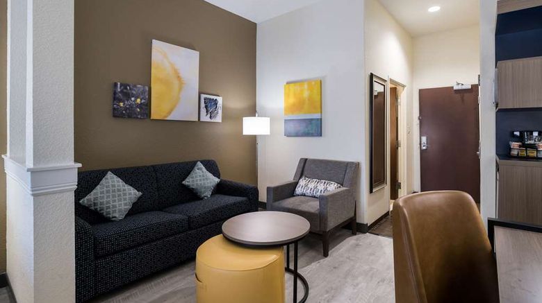 <b>Comfort Inn & Suites Suite</b>. Images powered by <a href="https://iceportal.shijigroup.com/" title="IcePortal" target="_blank">IcePortal</a>.