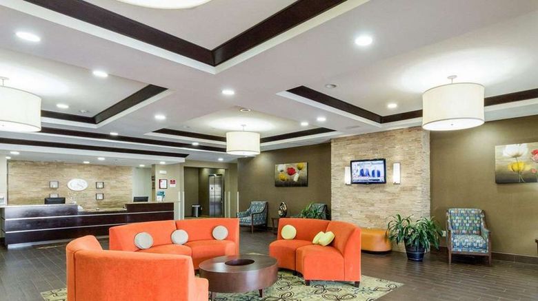 <b>Comfort Suites Lobby</b>. Images powered by <a href="https://iceportal.shijigroup.com/" title="IcePortal" target="_blank">IcePortal</a>.
