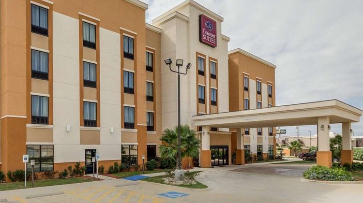 Comfort Suites Exterior