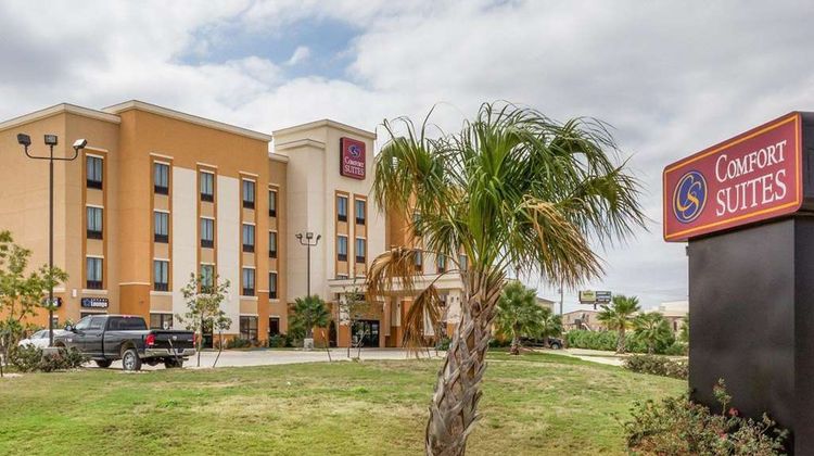 Comfort Suites Exterior