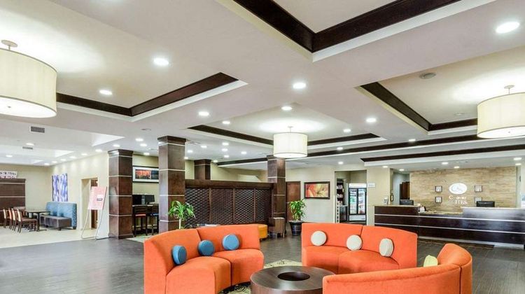 Comfort Suites Lobby