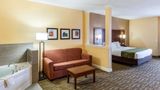 <b>Comfort Suites Suite</b>. Images powered by <a href="https://iceportal.shijigroup.com/" title="IcePortal" target="_blank">IcePortal</a>.