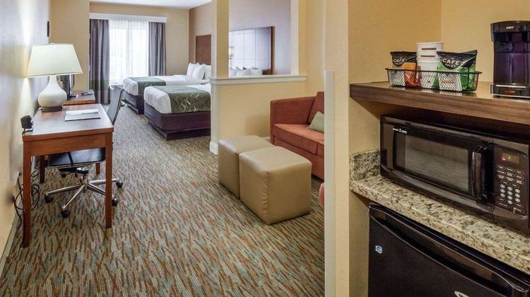 Comfort Suites Suite